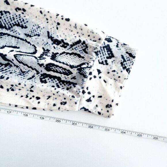 Misslook Women's White Snake Skin Crew Neck Pullover Top Size 3XL - Picture 8 of 8